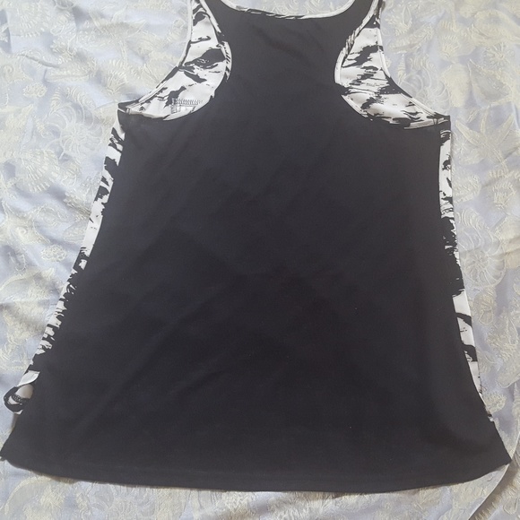 Animal Print Top - Picture 2 of 4